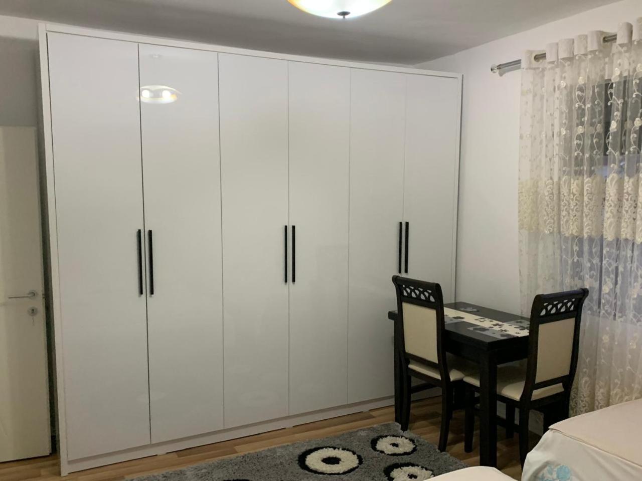 Flat In Berat'S Center Apartment Exterior photo
