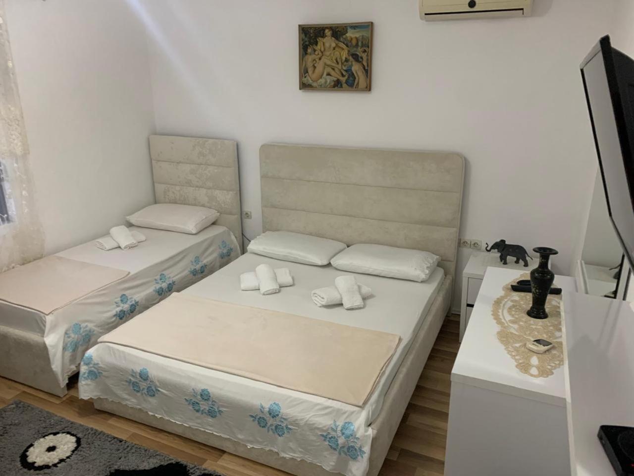 Flat In Berat'S Center Apartment Exterior photo