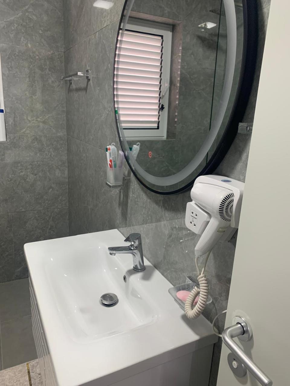 Flat In Berat'S Center Apartment Exterior photo