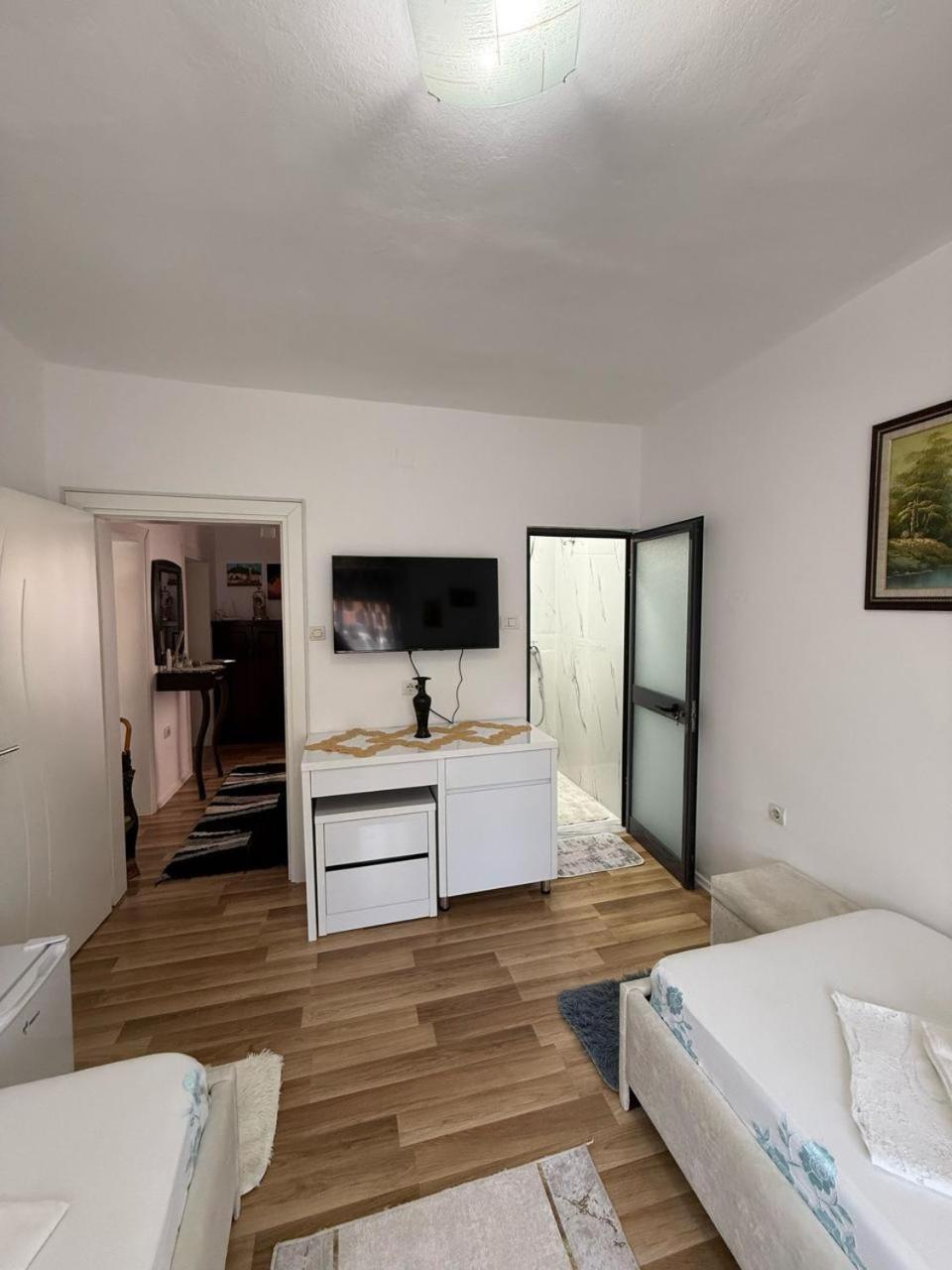 Flat In Berat'S Center Apartment Exterior photo