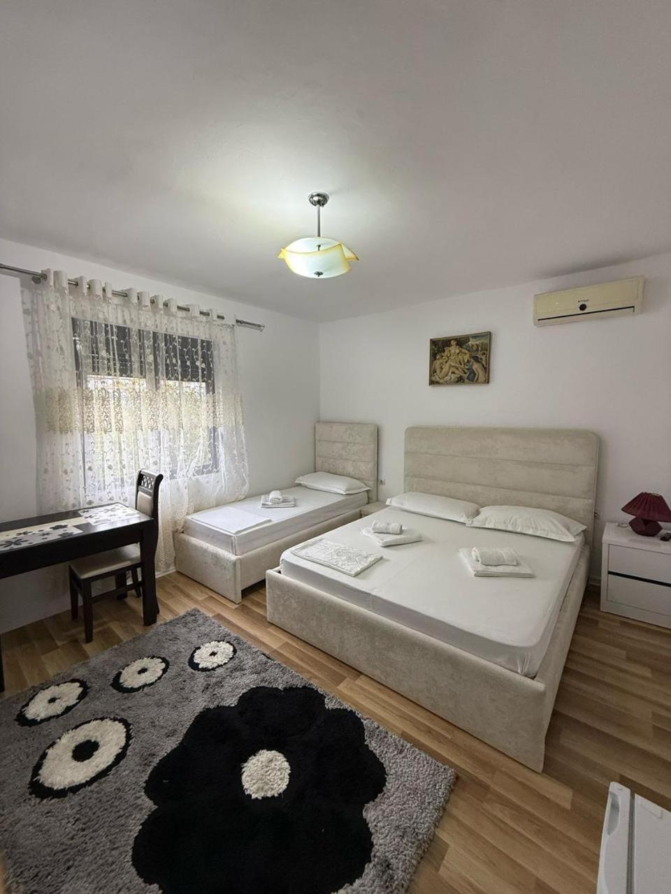 Flat In Berat'S Center Apartment Exterior photo